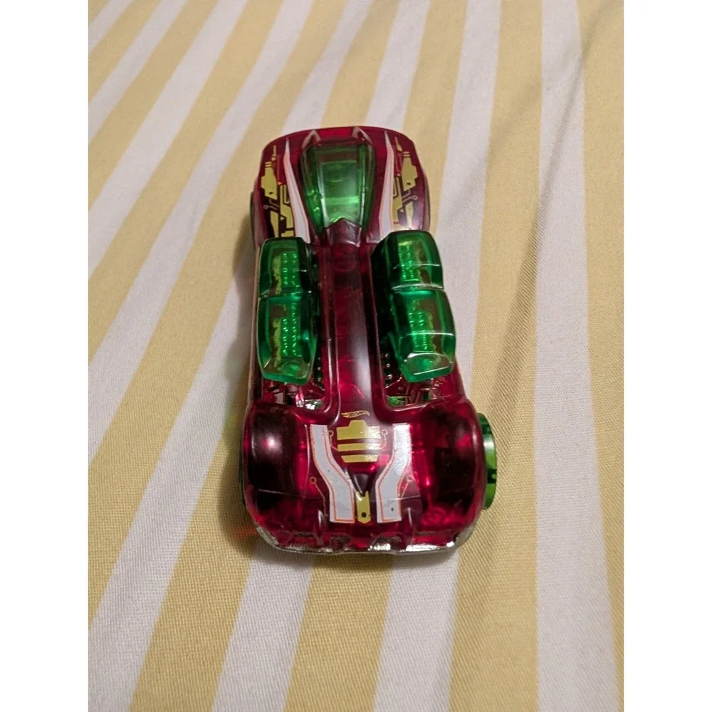 Mattel Hot Wheels Stunt Race Car What 4-2 Red Green Diecast 2018 City Series